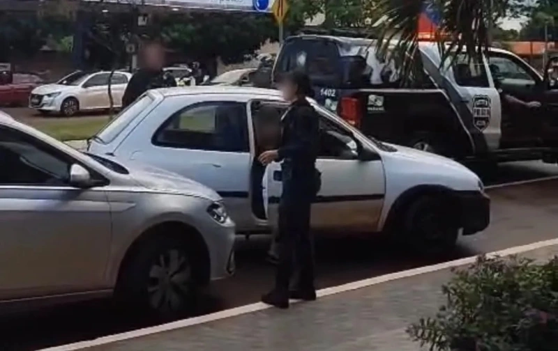 Motorista embriagado fecha carro de delegado, faz ameaças e acaba preso em Guaíra
