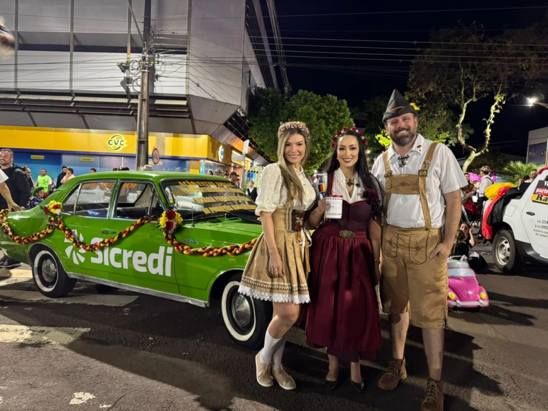 Família Rotária de Marechal participa do Desfile Alegórico da Oktoberfest em parceria com a ABOMAR