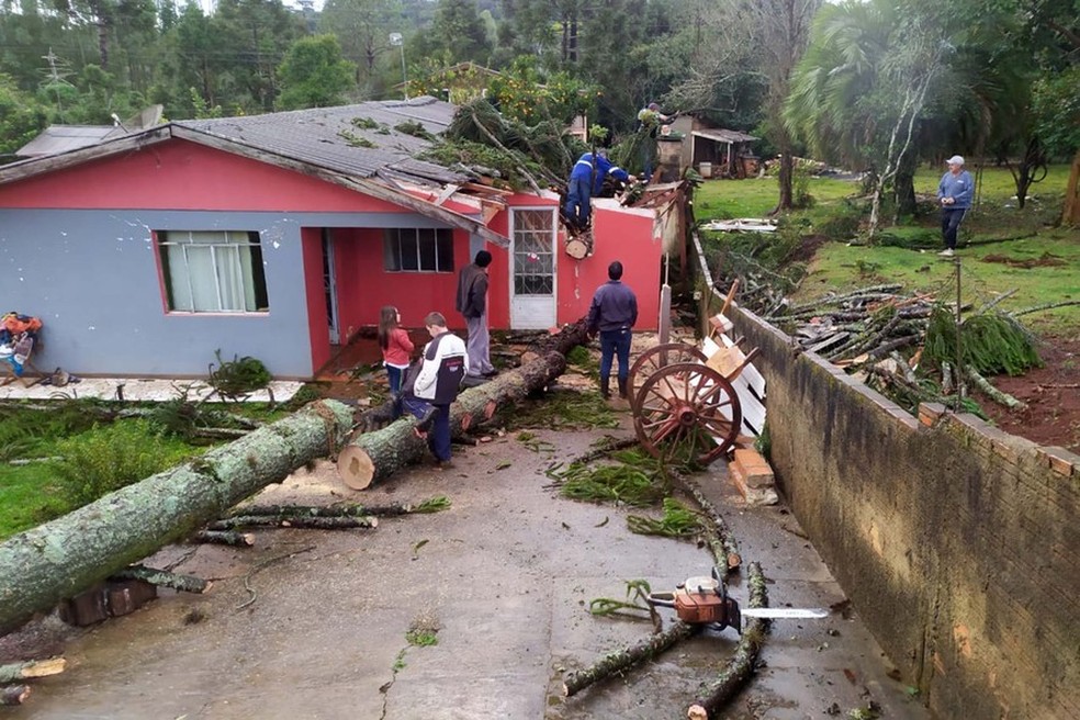 Temporal causou estragos em 70 cidades do Paraná, de acordo com a Defesa Civil — Foto: Divulgação/Defesa Civil