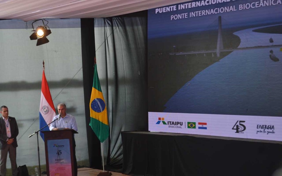 Governador de Mato Grosso do Sul, Reinaldo Azambuja, destacou que ponte viabilizarÃ¡ a rota bioceÃ¢nica. â Foto: Anderson Viegas/G1 MS