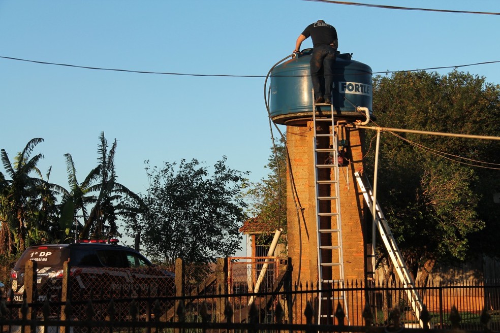 Vítima foi atingida a tiros na fazenda dele, na zona rural de Naviraí (MS) — Foto: Polícia Civil/Divulgação