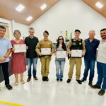 Vereadores rondonenses homenageiam PMs da Patrulha Escolar e do PROERD
