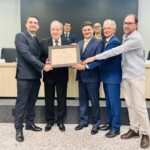 Doutor Hippi Seyboth é condecorado com título de Cidadão Honorário de Marechal Cândido Rondon