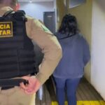 Mãe suspeita de maus-tratos a filha é solta com tornozeleira eletrônica em Cascavel