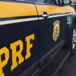 Motorista que retornava de uma festa de Cascavel é flagrado pela PRF com o carro parado na contramão: bafometro deu positivo