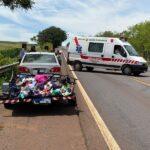 Carro roda na pista e colide com carreta na BR-163 em Mercedes