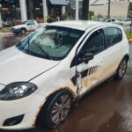 Homem furta veículo, se envolve em acidente e é preso no centro de Marechal Rondon