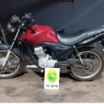 Moto furtada é recuperada após perseguição em Toledo