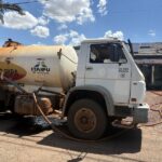 Casa pega fogo em Mercedes e rápida ação da prefeitura impede destruição do imóvel