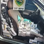 Carro conduzido por adolescente é apreendido com cigarros