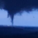 Nuvens funil assustam moradores em Mercedes e ventos procovam estragos; Veja o vídeo