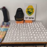 Mulher é presa com 154 porções de cocaína escondidas em carro, em Toledo