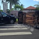 Forte colisão entre Tracker e Saveiro causa tombamento no centro de Marechal Rondon